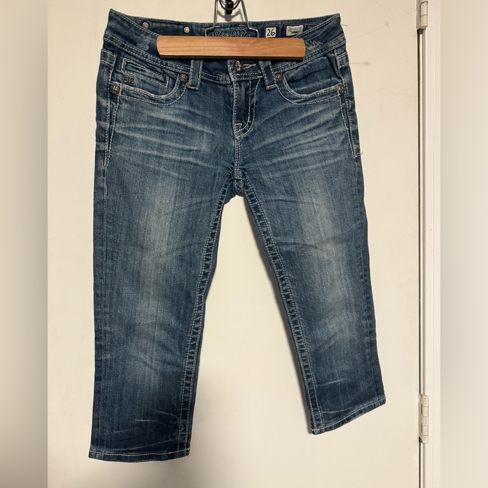 Women’s Dark Blue Washed Capri Jeans